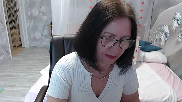 Snapshot of OlgaHottie chatting on June 8, 11:38 pm OlgaHottie online show from June 8, 11:38 pm