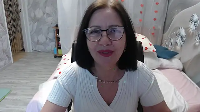 Snapshot of OlgaHottie chatting on June 10, 12:00 am OlgaHottie online show from June 10, 12:00 am