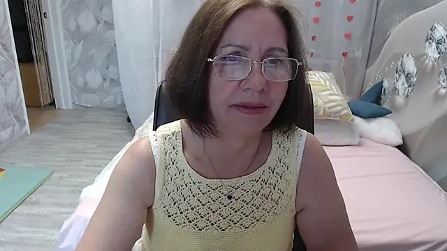 Snapshot of OlgaHottie chatting on July 27, 12:17 am OlgaHottie online show from July 27, 12:17 am