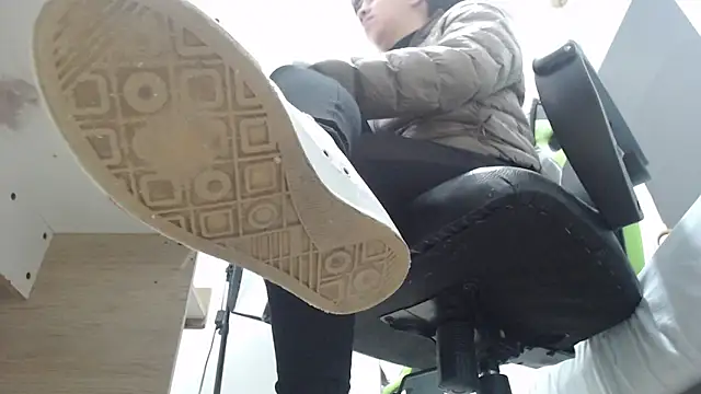 alma fenix online show from February 24, 12:05 pm