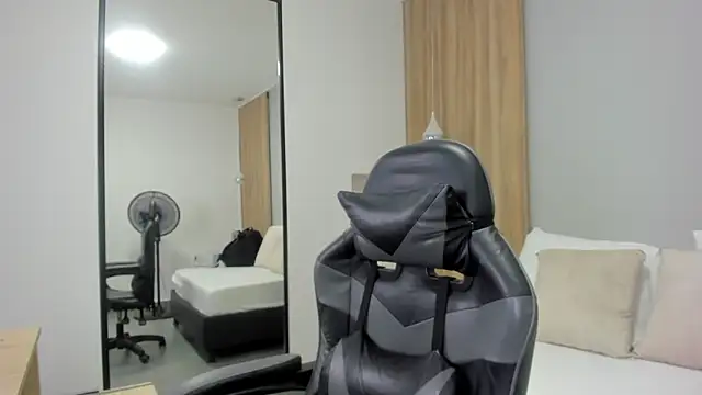 alma fenix online show from January 10, 12:40 pm