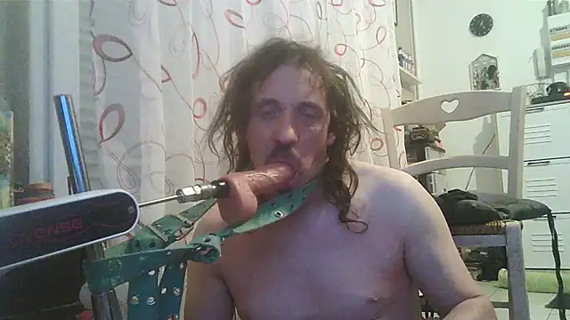 cyril020202 online show from April 18, 11:38 pm