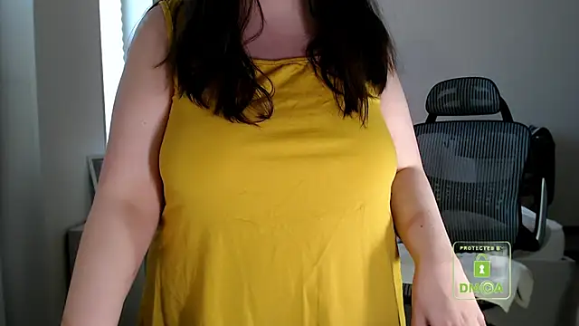 Snapshot of cute_and_hot chatting on April 19, 12:59 pm cute and hot online show from April 19, 12:59 pm