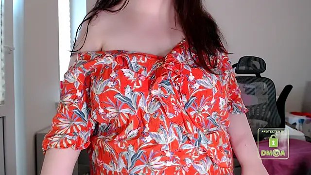 cute and hot online show from July 7, 3:49 pm