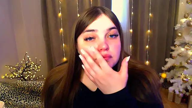 Snapshot of Emaaa_ua chatting on December 7, 6:21 am Emaaa ua online show from December 7, 6:21 am