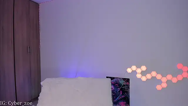 cyberzoe online show from September 16, 2:18 pm