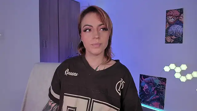 Snapshot of cyberzoe chatting on February 10, 3:16 pm cyberzoe online show from February 10, 3:16 pm