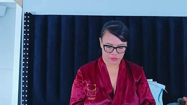 hotlatinateacher online show from March 22, 11:46 am