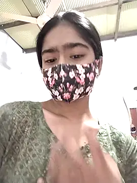 Snapshot of Arisha- chatting on February 16, 5:47 am Arisha- online show from February 16, 5:47 am
