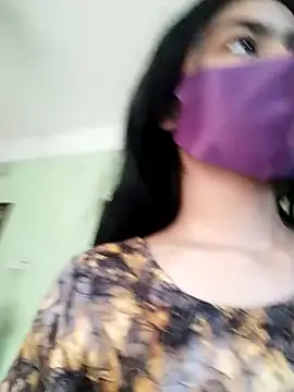 Snapshot of Arisha- chatting on May 6, 9:25 am Arisha- online show from May 6, 9:25 am
