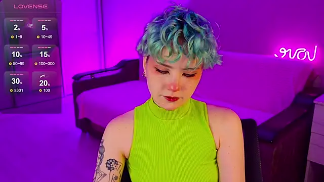 Snapshot of School_Love chatting on December 15, 1:11 pm School Love online show from December 15, 1:11 pm