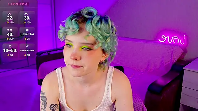 School Love online show from January 15, 1:09 pm