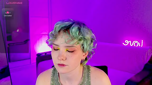 Snapshot of School_Love chatting on January 30, 4:24 pm School Love online show from January 30, 4:24 pm