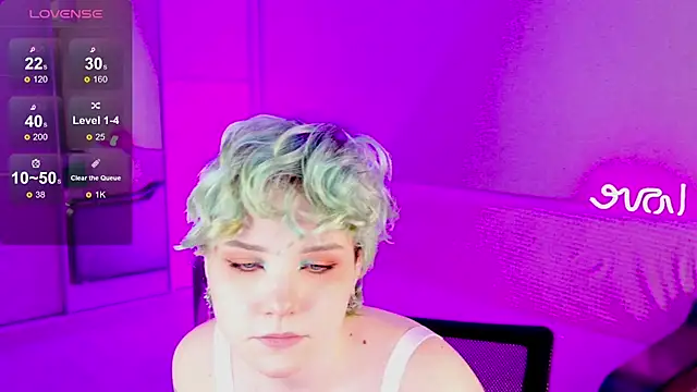 School Love online show from January 31, 1:02 pm