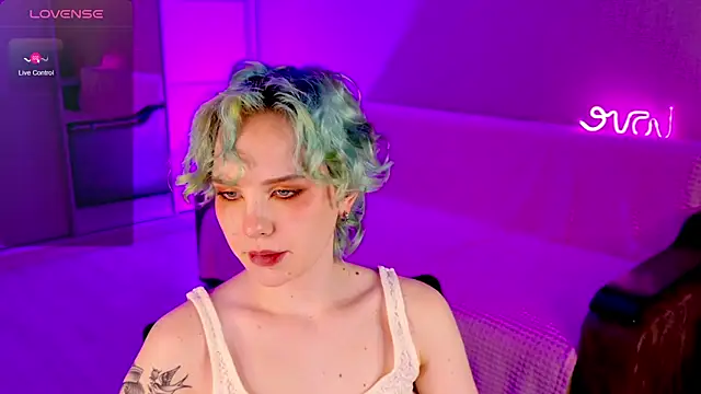 School Love online show from March 10, 4:14 pm