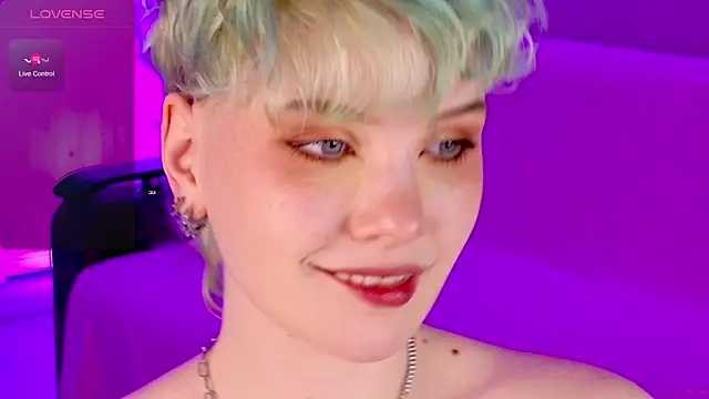 Snapshot of School_Love chatting on March 12, 4:13 pm School Love online show from March 12, 4:13 pm