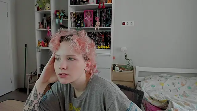 School Love online show from November 26, 7:09 am