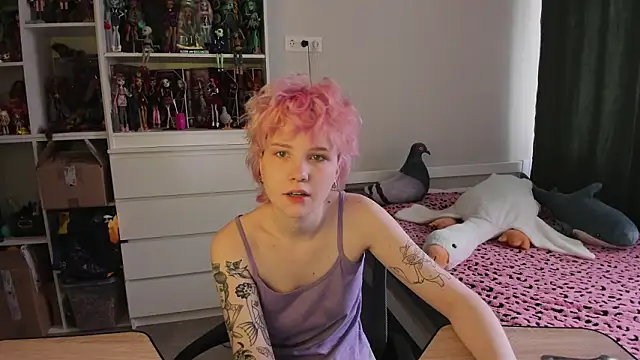 School Love online show from March 19, 7:12 am