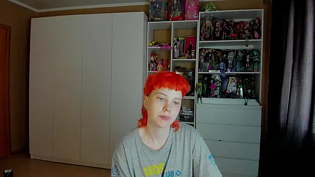 School Love online show from June 3, 7:33 am
