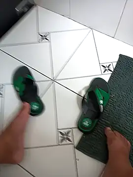 Snapshot of lobomisterioso13 chatting on January 12, 12:01 pm lobomisterioso13 online show from January 12, 12:01 pm