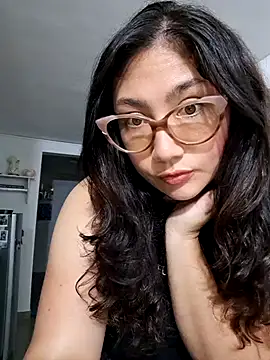 Snapshot of Mia_Ruiz chatting on February 1, 2:47 am Mia Ruiz online show from February 1, 2:47 am