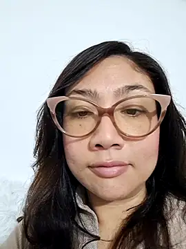 Snapshot of Mia_Ruiz chatting on February 14, 1:45 am Mia Ruiz online show from February 14, 1:45 am