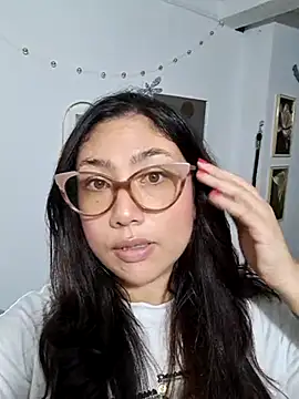 Snapshot of Mia_Ruiz chatting on February 21, 1:44 am Mia Ruiz online show from February 21, 1:44 am