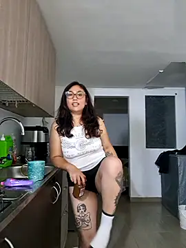 Snapshot of Mia_Ruiz chatting on March 6, 3:35 am Mia Ruiz online show from March 6, 3:35 am