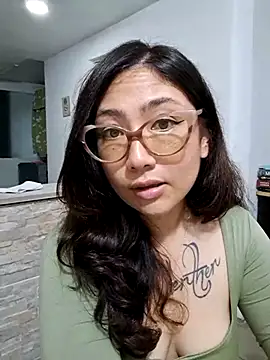 Snapshot of Mia_Ruiz chatting on March 20, 4:40 am Mia Ruiz online show from March 20, 4:40 am