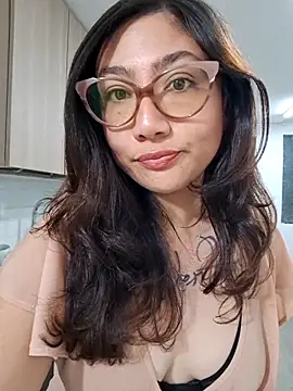 Snapshot of Mia_Ruiz chatting on March 21, 1:34 am Mia Ruiz online show from March 21, 1:34 am