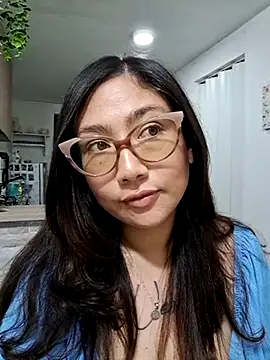 Snapshot of Mia_Ruiz chatting on March 23, 1:53 am Mia Ruiz online show from March 23, 1:53 am