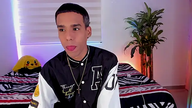 aldrinwhite online show from October 30, 6:08 pm