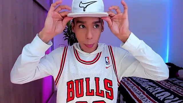 aldrinwhite online show from January 9, 5:26 pm