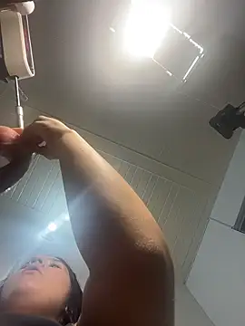 hally berry     online show from February 14, 4:53 am