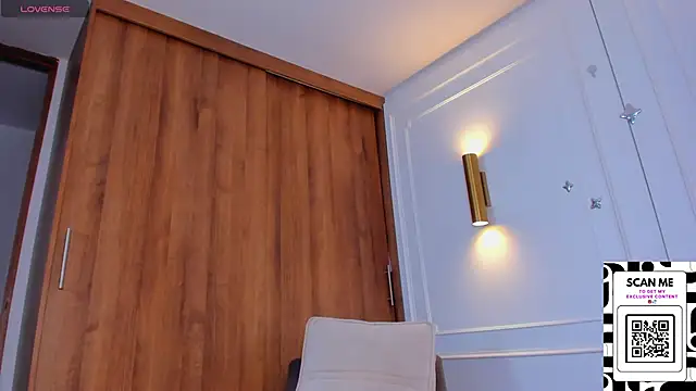 Snapshot of Chrishell_ chatting on March 13, 4:38 am Chrishell online show from March 13, 4:38 am