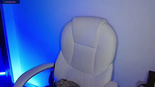 cloe fox online show from March 19, 5:30 am