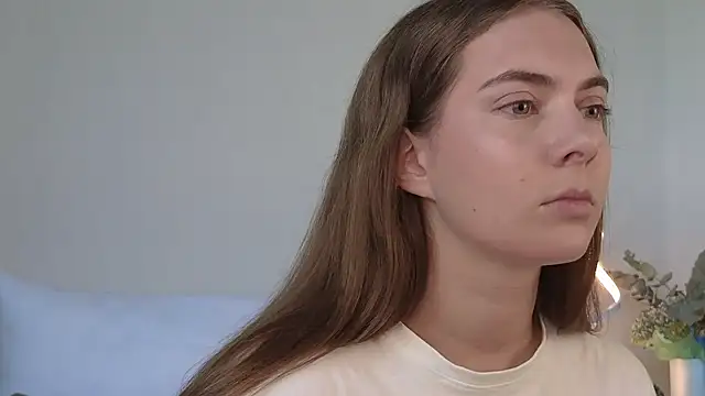 chloi hes online show from May 31, 11:06 am