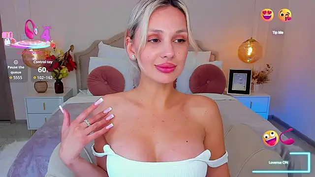 MissLoou online show from May 28, 5:05 am