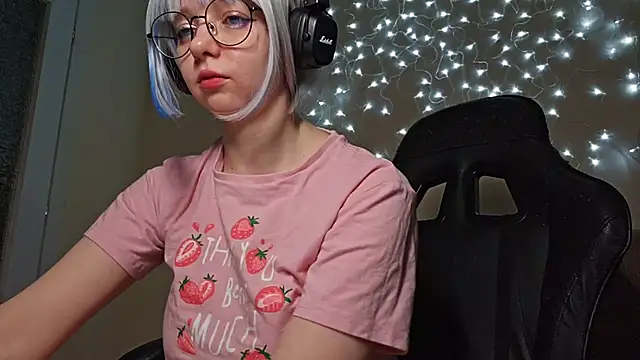 Snapshot of DanaWard chatting on January 11, 8:43 pm DanaWard online show from January 11, 8:43 pm