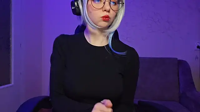 Snapshot of DanaWard chatting on February 17, 9:30 pm DanaWard online show from February 17, 9:30 pm