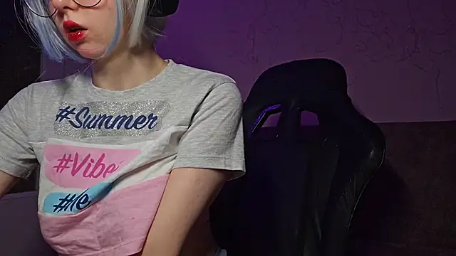 Snapshot of DanaWard chatting on February 18, 9:53 pm DanaWard online show from February 18, 9:53 pm