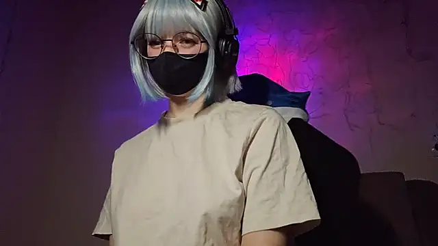 Snapshot of DanaWard chatting on October 6, 9:34 pm DanaWard online show from October 6, 9:34 pm