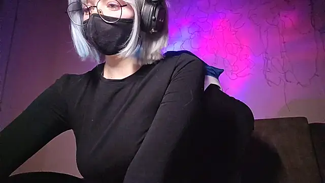 Snapshot of DanaWard chatting on October 14, 10:54 pm DanaWard online show from October 14, 10:54 pm