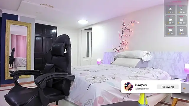 charolbruce 1 online show from January 13, 12:54 pm