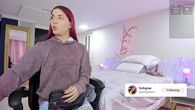 charolbruce 1 online show from February 3, 12:21 pm