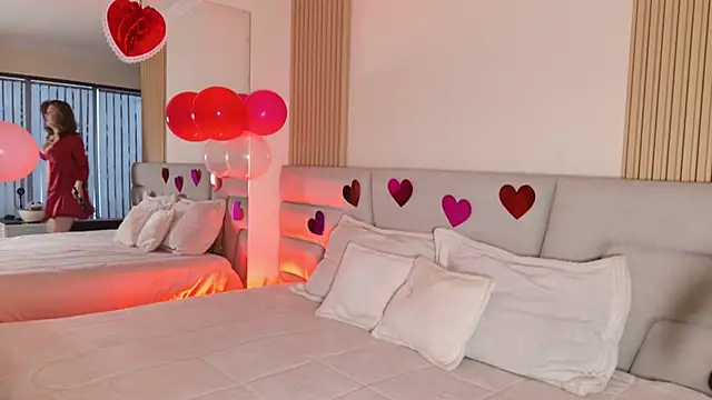 Zoe Benson online show from February 14, 12:02 pm