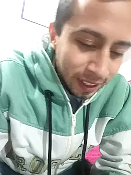 Snapshot of Mich_Stev9524 chatting on November 16, 3:12 am Mich Stev9524 online show from November 16, 3:12 am