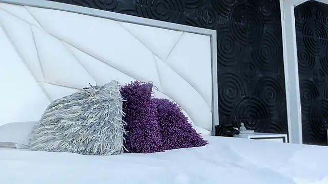 AbigailWilliams  online show from October 16, 11:22 am