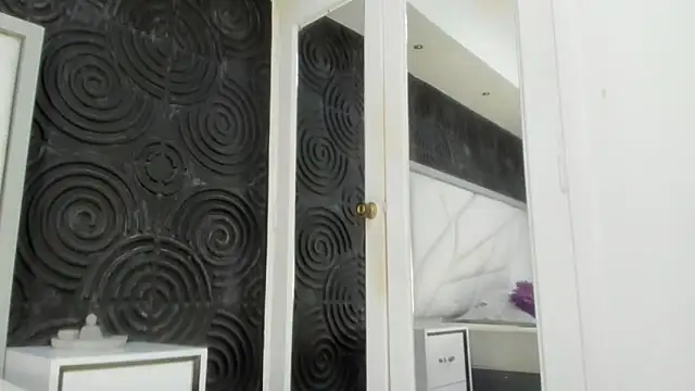 AbigailWilliams  online show from October 29, 11:12 am