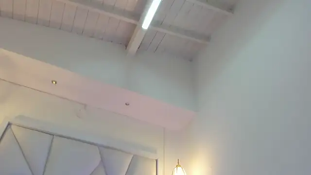 AbigailWilliams  online show from February 10, 11:03 am